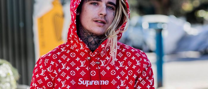 Supreme and Louis Vuitton: a collaboration that deserves all the hype and will provide you with the best outfits this season